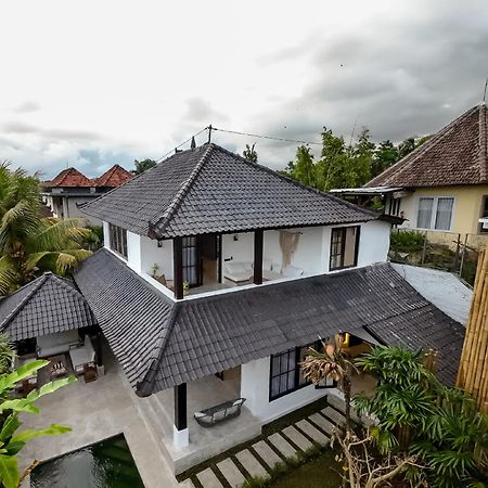 Putri Salju Villa By Evdekimi Ubud Экстерьер фото